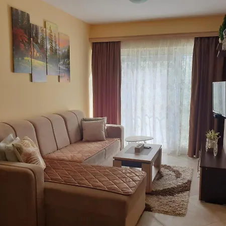 Apartment Mm *